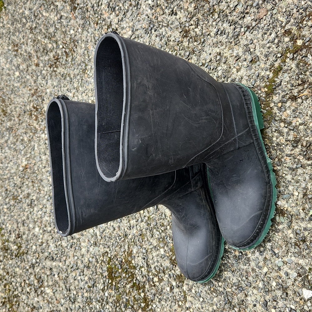 Men's rain boots